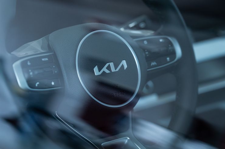 Зачем на самом деле Kia сбегает из России в Казахстан