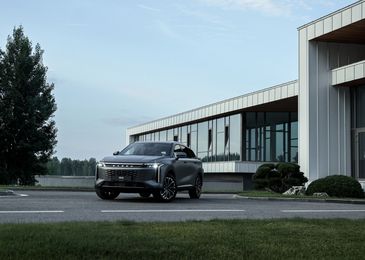 Красиво жить не запретишь: первый тест-драйв новейшего кроссовера Exeed RX