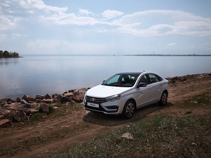 Первый тест-драйв новой LADA Vesta NG: без ESP, но с крутым функционалом