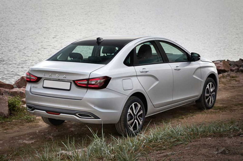 Lada Vesta NG: обновленный седан добрался до дилеров