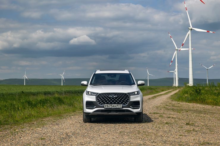 Мягкое с теплым: тест-драйв Chery Tiggo 8 Pro e+