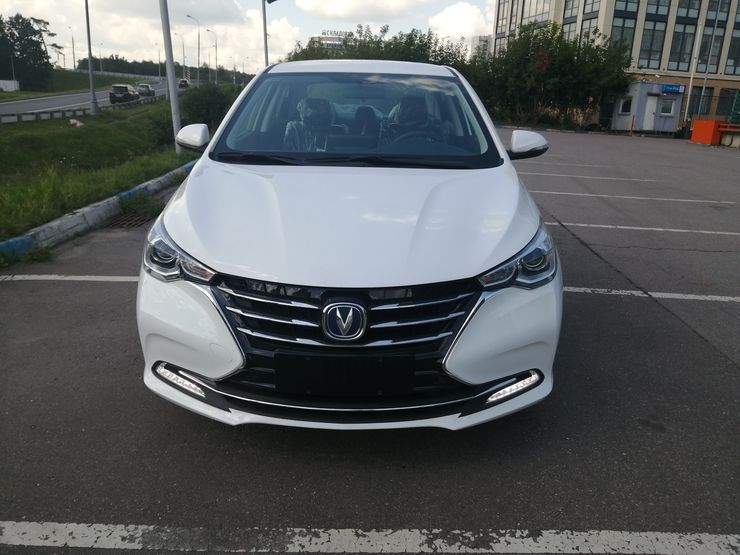 Logan нашего времени: первый тест-драйв бюджетного седана Changan Alsvin