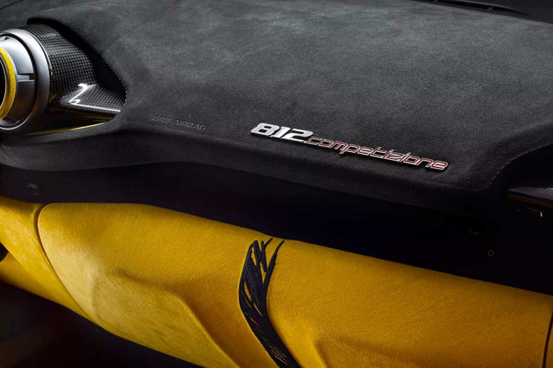 На торги выставлен уникальный &laquo;нарисованный&raquo; экземпляр Ferrari 812 Competizione