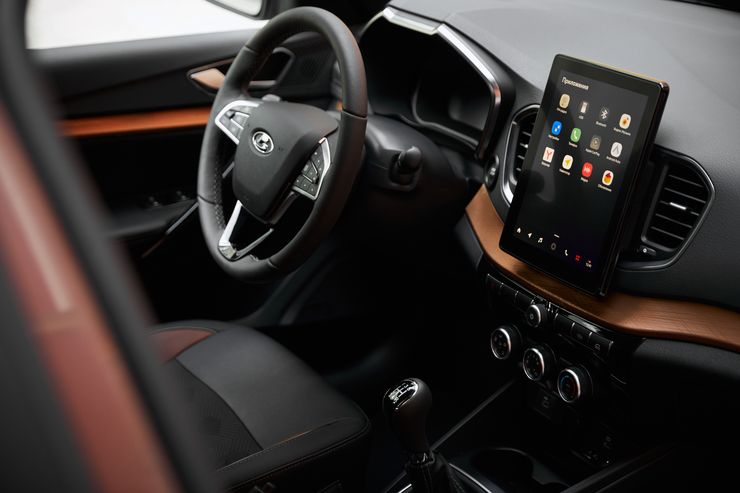 Первый тест-драйв новой LADA Vesta NG: без ESP, но с крутым функционалом