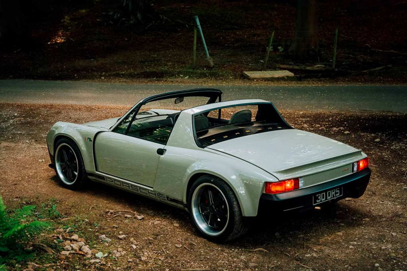 Британцы представили карбоновый рестомод Porsche 914 с мотором от Cayman S 3 Британцы представили карбоновый рестомод Porsche 914 с мотором от Cayman S