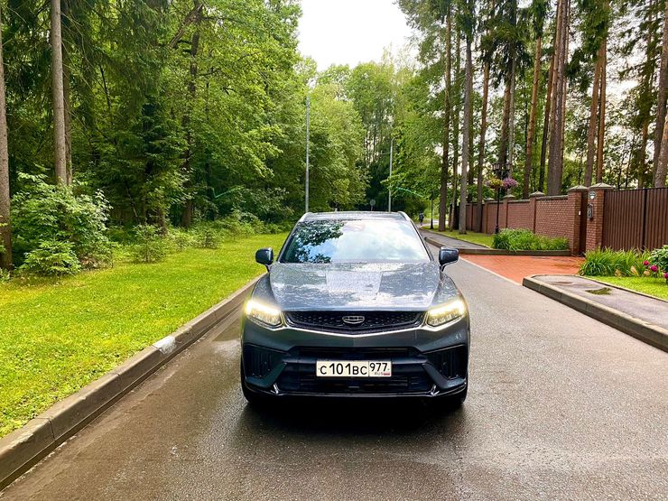 Меньше &mdash; не значит хуже: первый тест-драйв Geely Tugella с мотором 200 л. с.