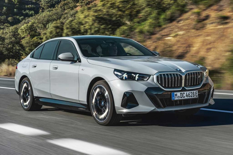 Представлен новый седан BMW 5-серии (G60): модель восьмого поколения