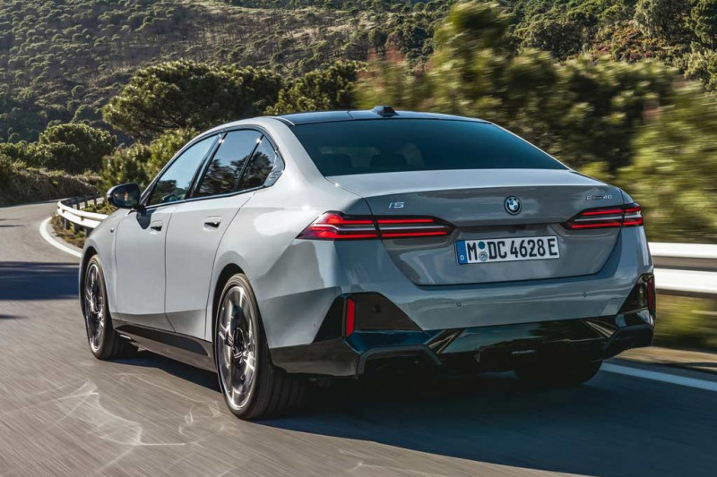 Представлен новый седан BMW 5-серии (G60): модель восьмого поколения
