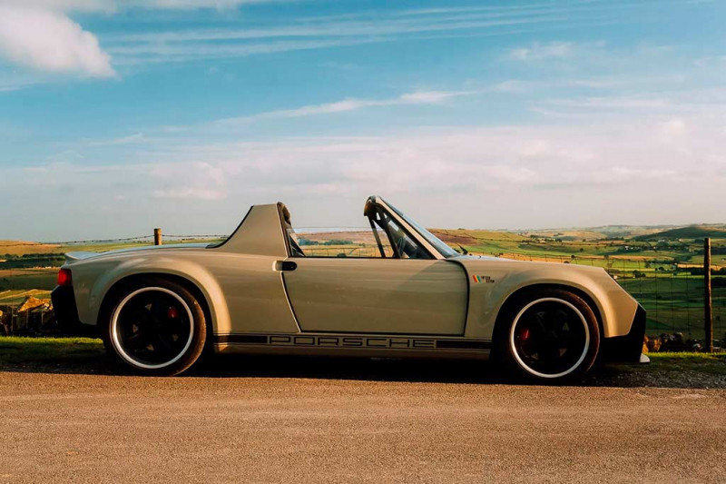 Британцы представили карбоновый рестомод Porsche 914 с мотором от Cayman S 2 Британцы представили карбоновый рестомод Porsche 914 с мотором от Cayman S
