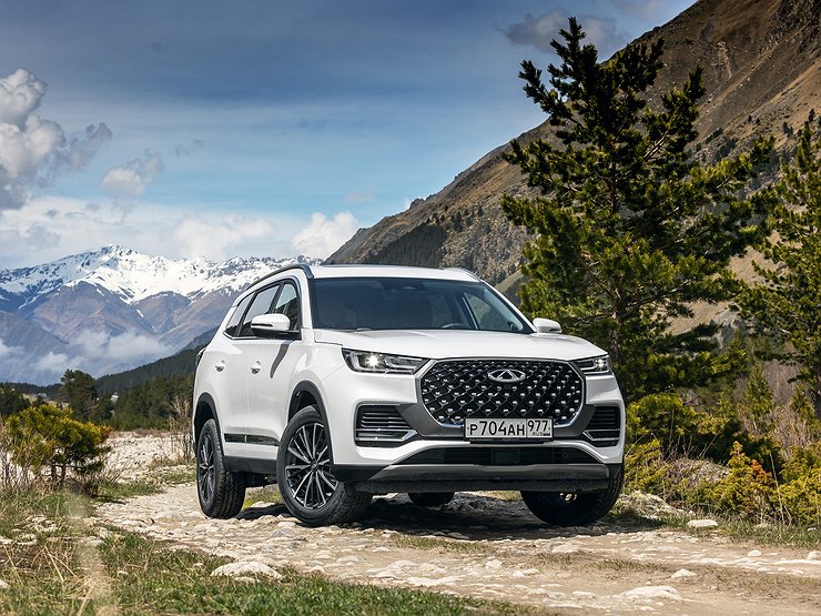 Мягкое с теплым: тест-драйв Chery Tiggo 8 Pro e+