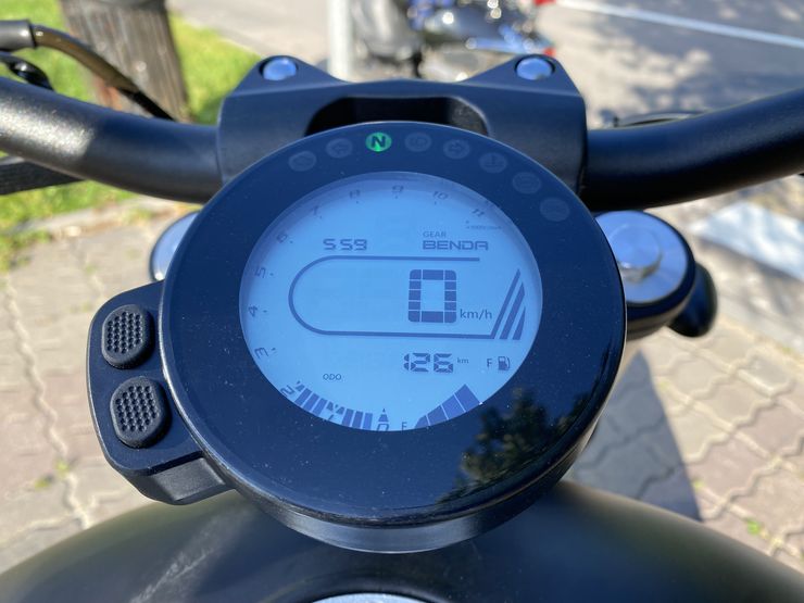 Брутал из Ханчжоу: тест-райд стильного &laquo;китайца&raquo; Benda Funrider 125