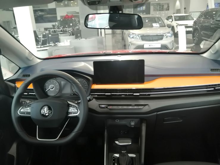 Здравствуй, недорогой Geely: тест-драйв кроссовера Livan X3 Pro