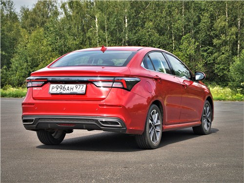 Omoda S5: 1,5-литровый "атмосферник" на 113 л.с. за 2 169 900 рублей. Чем автомобиль заинтересует российского покупателя?&nbsp;Разберемся.