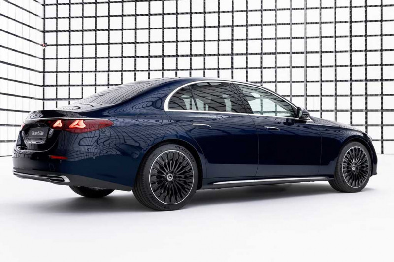 Немцы презентовали полностью новый Mercedes-Benz E-Class W214 6 Немцы презентовали полностью новый Mercedes-Benz E-Class W214