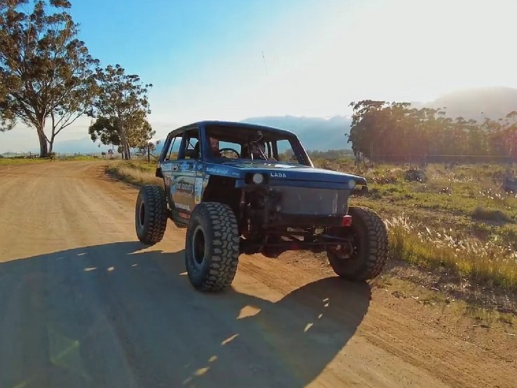 Смелый эксперимент: LADA 4×4 «вооружили» мотором V8 от Toyota
