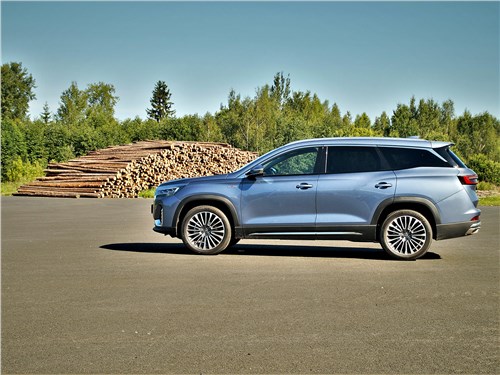 Jetour X90 Plus - главный конкурент Chery Tiggo 7 Pro Max. Как покажет себя 1,6-литровый мотор на 190 л.с.? Какие минусы есть у автомобиля ценой&nbsp;&nbsp;3&nbsp;299&nbsp;900?
