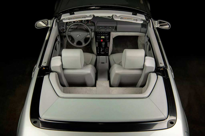 В продаже 23-летний родстер Mercedes SL 500 с пробегом менее 3 тысяч км