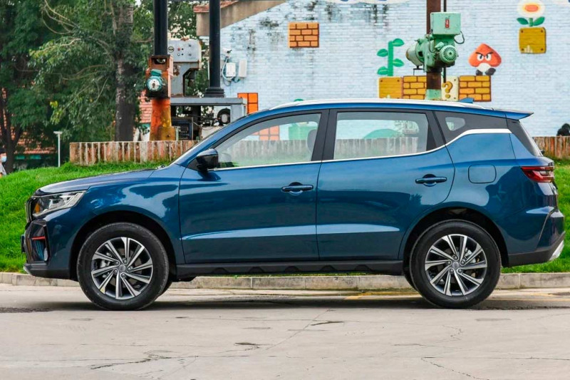 Geely Emgrand X7 Pro: рестайлинговый вариант кроссовера-долгожителя