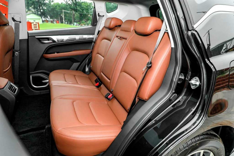 Geely Emgrand X7 Pro: рестайлинговый вариант кроссовера-долгожителя