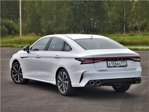 Chery Arrizo 8 лучшая альтернатива Toyota Camry? Стильный салон и 186-сильный мотор с хорошей динамикой. Как себя покажет седан стоимостью 3 509 900 рублей?