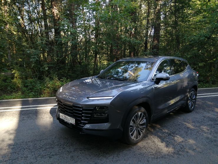 Смартфон на стероидах: тест-драйв кроссовера Jetour Dashing