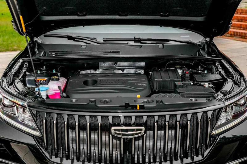 Geely Emgrand X7 Pro: рестайлинговый вариант кроссовера-долгожителя