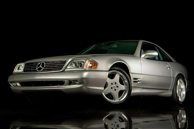 В продаже 23-летний родстер Mercedes SL 500 с пробегом менее 3 тысяч км