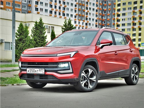 Москвич 3: комфортный салон, спортивный режим и цена в 2 220 000 рублей. Лучший отечественный кроссовер? Разберемся.