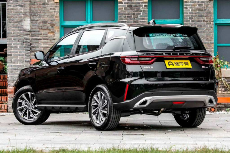 Geely Emgrand X7 Pro: рестайлинговый вариант кроссовера-долгожителя