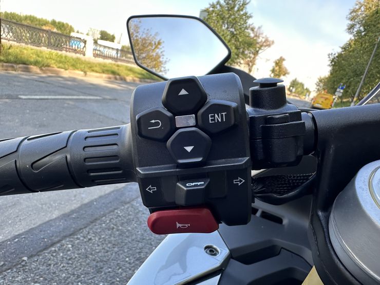 Клинок императора: тест-райд спортбайка CFMoto 450 SR