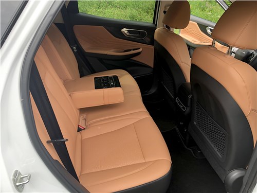 Тест-драйв BAIC X75: Китайский кроссовер на платформе Daimler &mdash; что привлекает, а что вызывает сомнения?
