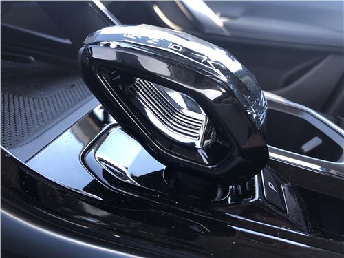 Тест-драйв Geely Atlas: 2,0-литровый мотор, "автомат" и полный привод. Чем полноприводный Atlas лучше переднеприводного?