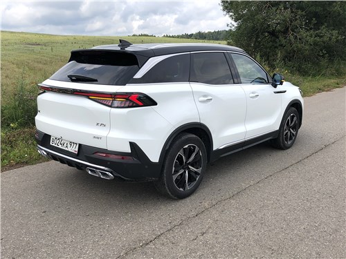 Тест-драйв BAIC X75: Китайский кроссовер на платформе Daimler &mdash; что привлекает, а что вызывает сомнения?