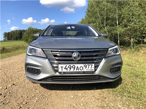 Тест-драйв MG Cars 5 (поколение I) — Китайский седан британской марки