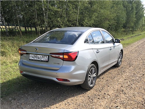 Тест-драйв MG Cars 5 (поколение I) - Китайский седан британской марки 