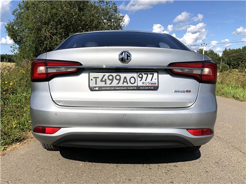 Тест-драйв MG Cars 5 (поколение I) - Китайский седан британской марки 