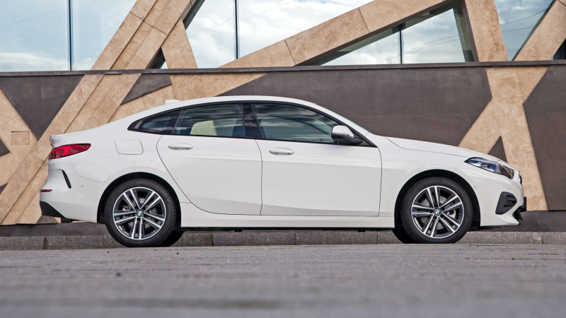 Тянем передними колёсами седан BMW 218i Gran Coupe