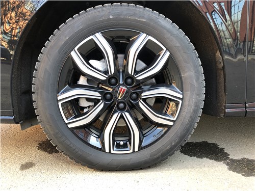 Тест-драйв Hongqi HQ9 (поколение I) - Бизнес-шаттл с премиальным акцентом