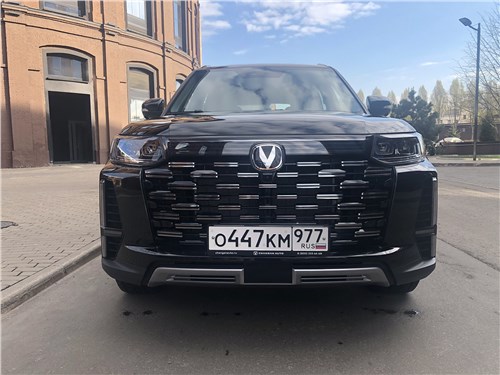 228-сильный мотор, 8-ступенчатый «автомат» и полный привод. Чем еще удивил рестайлинговый Changan CS95?