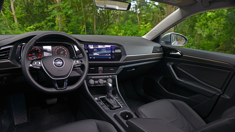 Уличаем седан Volkswagen Jetta в&nbsp;излишней консервативности