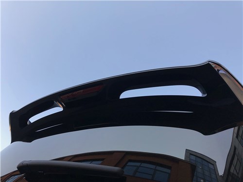 Тест-драйв Hongqi HQ9 (поколение I) - Бизнес-шаттл с премиальным акцентом