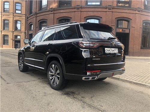 228-сильный мотор, 8-ступенчатый "автомат" и полный привод. Чем еще удивил рестайлинговый Changan CS95?