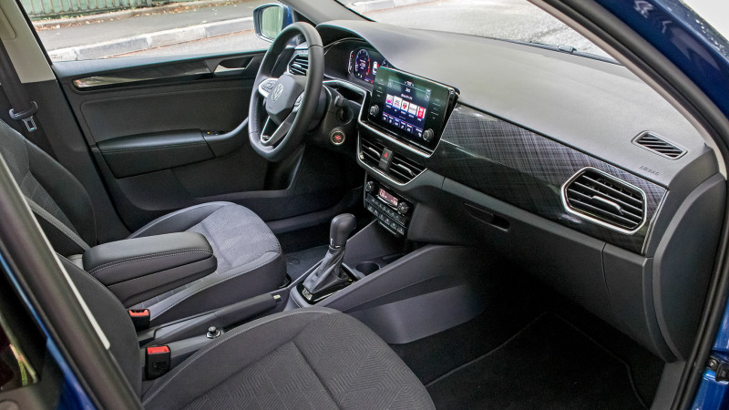 Устраиваем блиц новому лифтбеку Volkswagen Polo