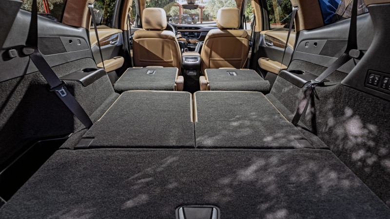 Пылим по&nbsp;марокканским дорогам на&nbsp;кроссовере Cadillac XT6