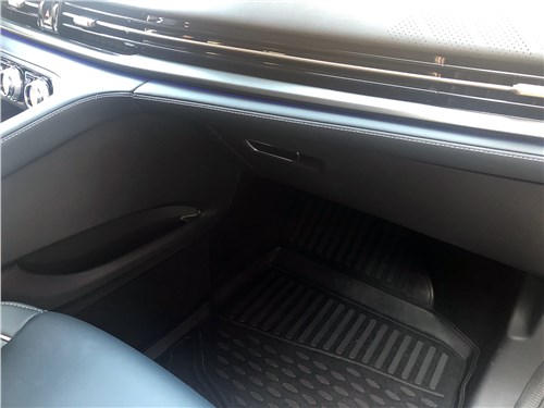 228-сильный мотор, 8-ступенчатый "автомат" и полный привод. Чем еще удивил рестайлинговый Changan CS95?
