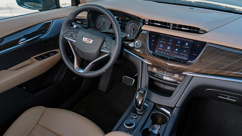Пылим по&nbsp;марокканским дорогам на&nbsp;кроссовере Cadillac XT6