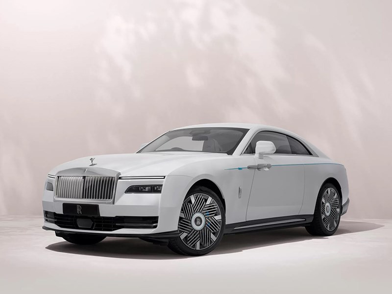 Rolls-Royce представил новую версию Spectre, вдохновленную сакурой 1 Rolls-Royce представил новую версию Spectre, вдохновленную сакурой
