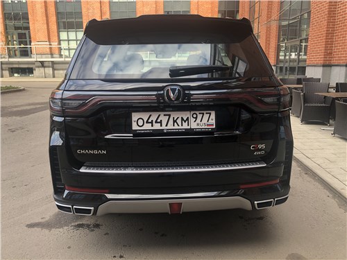 228-сильный мотор, 8-ступенчатый "автомат" и полный привод. Чем еще удивил рестайлинговый Changan CS95?