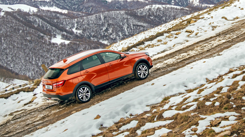 Истязаем горами вариаторы седана Lada Vesta и&nbsp;универсала SW Cross