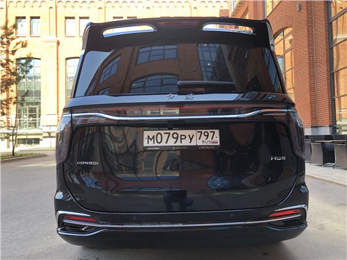 Тест-драйв Hongqi HQ9 (поколение I) - Бизнес-шаттл с премиальным акцентом